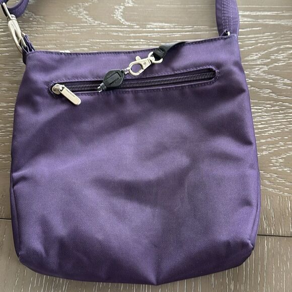 Travelon Anti-Theft Purple Nylon Classic Mini Crossbody Shoulder Travel Bag EUC - Picture 2 of 12
